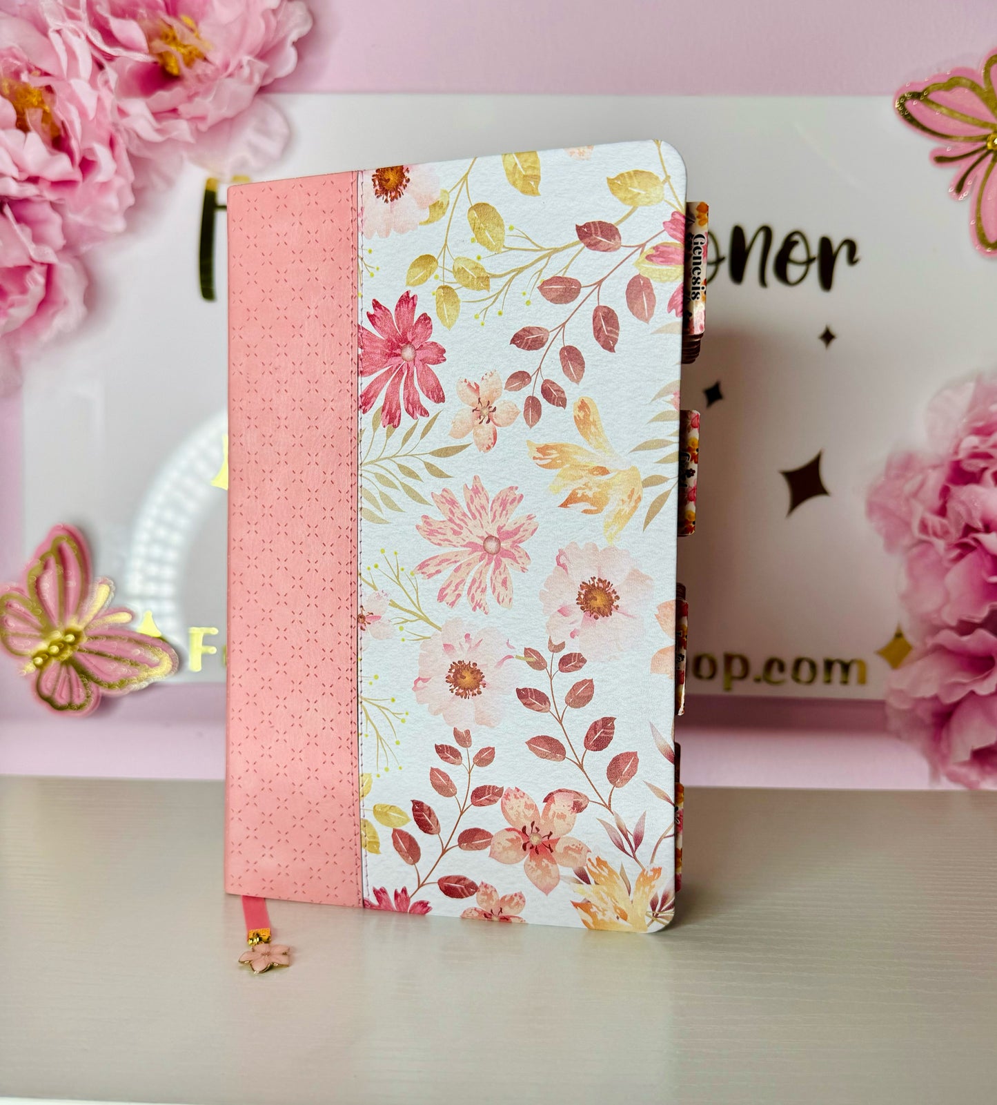 Biblia manual floral rosada