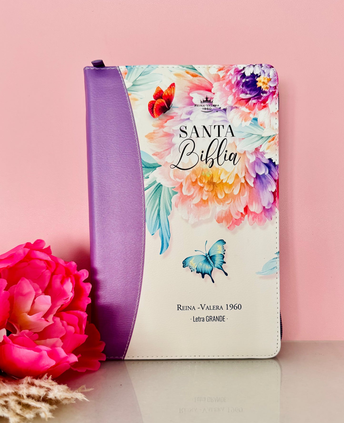 Biblia con cierre color morado
