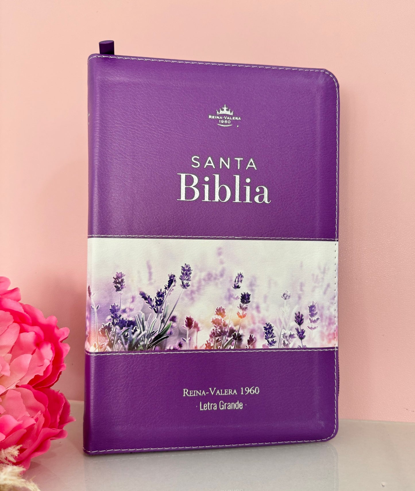 Biblia tamaño manual letra grande color morado