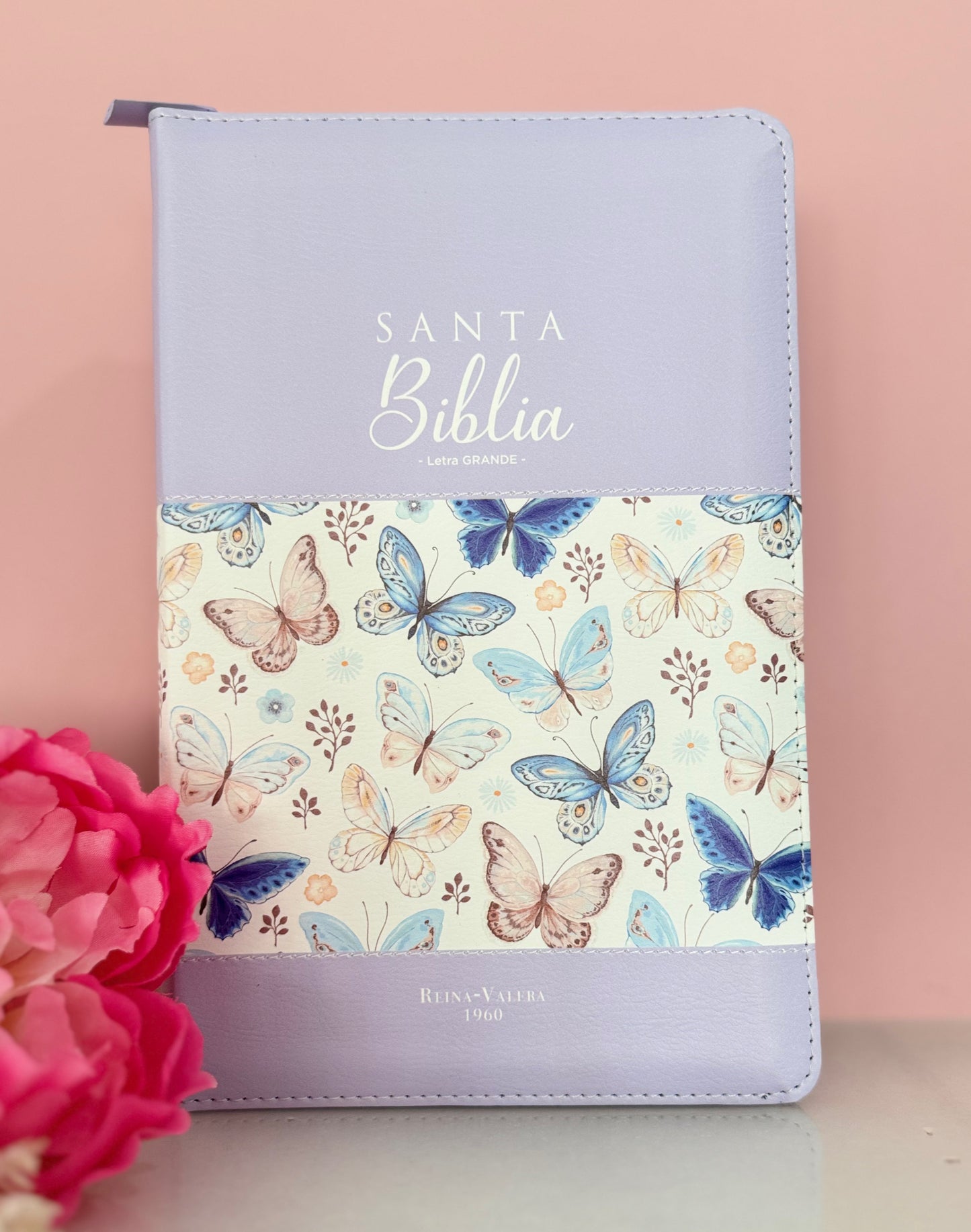 Biblia personalizada con nombre color lila