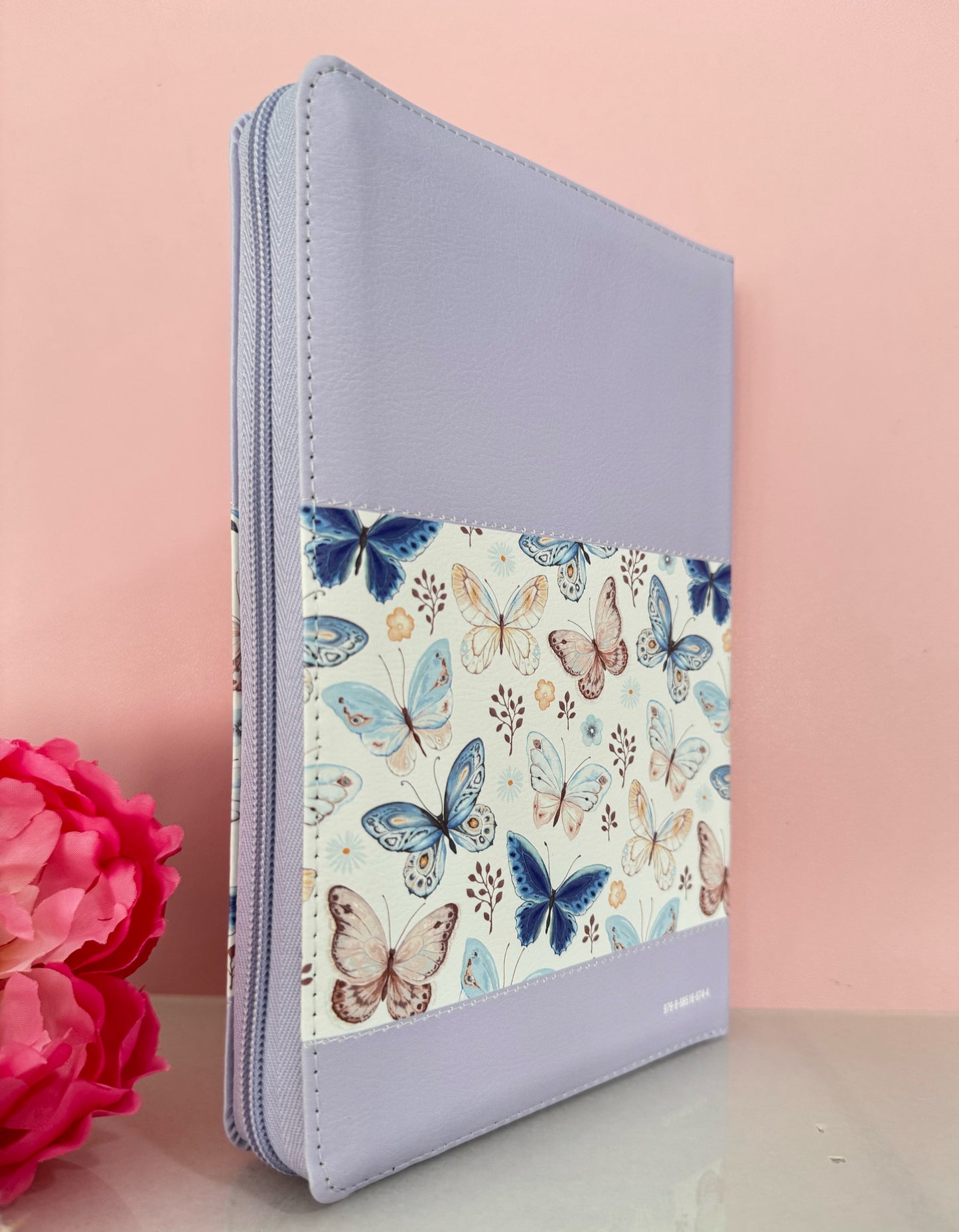 Biblia personalizada con nombre color lila